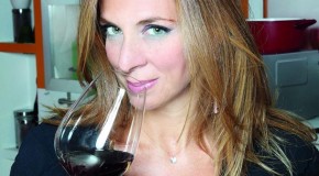 “Vino rosso tacco 12” il nuovo libro di Adua Villa a Urbino dei Laghi