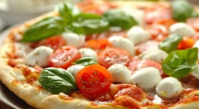 Maestri pizzaioli italiani chiedono la patente europea