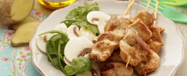 San Valentino, ricette: Spiedini di pollo con zenzero soia e insalata di funghi